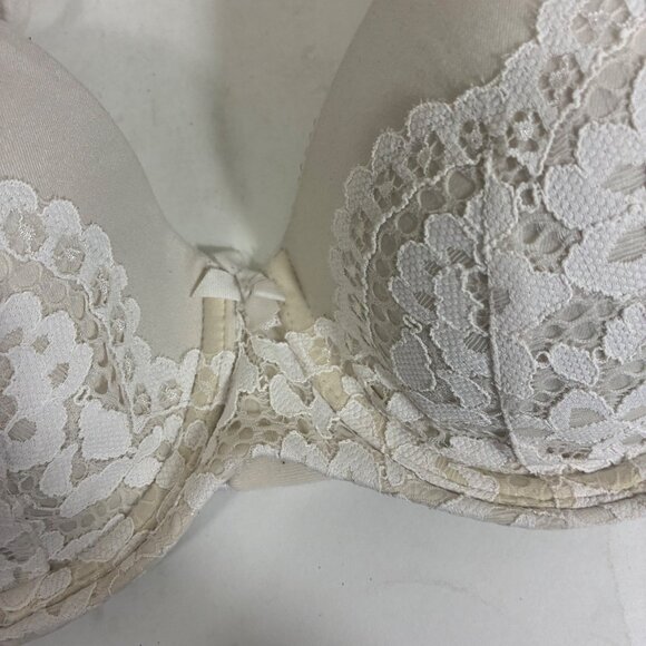 Body By Victoria Lined Demi Lace Trim Bra 34DD Elegant Everyday - Picture 2 of 9